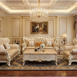 Toàn cảnh bộ sofa tân cổ điển SB921-1 gồm băng 3, băng 2, băng 1 và bàn trà, bàn góc, đặt trong phòng khách sang trọng với…