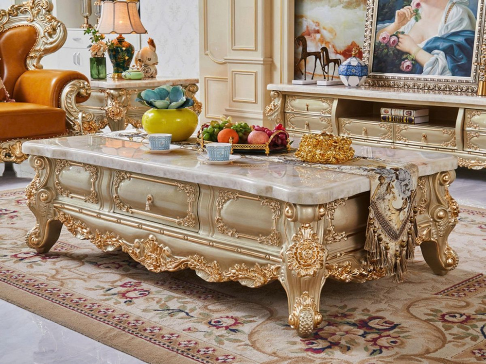 Bàn trà BELLE ÉPOQUE BT801-16 được bài trí trong không gian phòng khách tân cổ điển sang trọng. Bàn trà mặt đá vân nâu, kh…