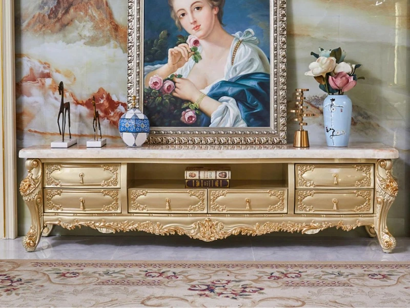 Kệ tivi tân cổ điển KT801-24 được chụp chính diện, nổi bật với khung gỗ Sồi OAK tự nhiên sơn Lacker màu vàng đồng sang trọ…