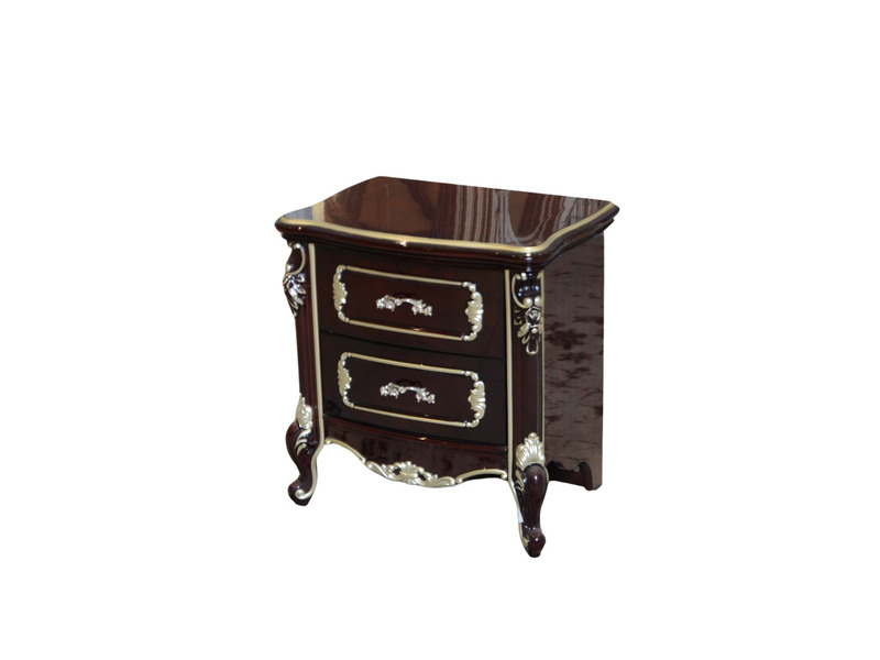 Tủ đầu giường tân cổ điển TA8802G được chụp góc 3/4 trên nền trắng, làm nổi bật kiểu dáng sang trọng. Tủ có hai ngăn kéo…