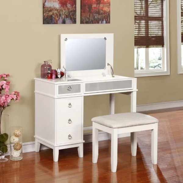 Cách hóa giải gương đối diện giường sử dụng gương gấp