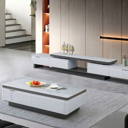 Toàn cảnh bộ đôi kệ tivi KTC1-28 và bàn trà đồng bộ, đặt trong phòng khách sang trọng. Kệ tivi có thiết kế kéo dài với mặt…