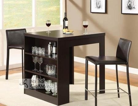 Bàn có thể kết hợp thêm kệ đựng rượu