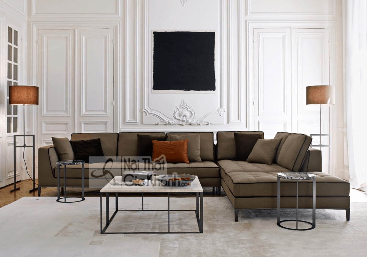 Bố trí đan xen tông sofa màu nâu tạo sự cân bằng cho không gian
