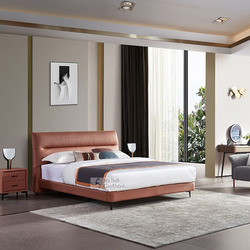 Giường ngủ bọc vải GIC020-18 chụp chính diện trong phòng ngủ hiện đại. Giường có đầu giường cao, bọc vải kỹ thuật màu cam…