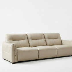 Sofa băng SF-S9007 màu kem nhạt, ba chỗ ngồi, được chụp chính diện trên nền trắng tinh khiết của studio. Sofa có thiết kế…