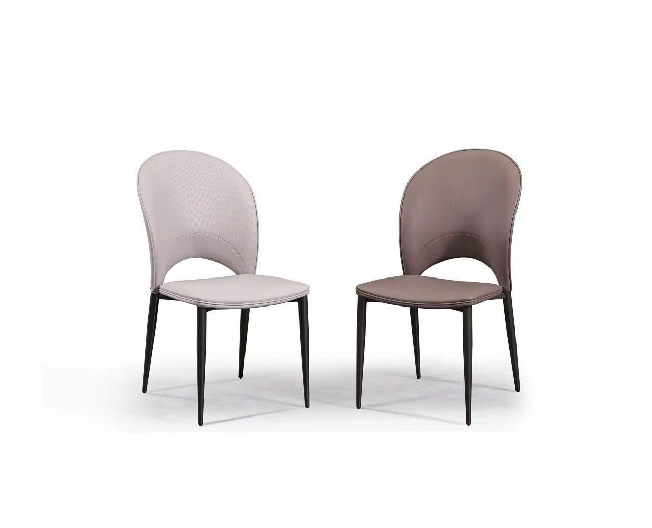 Cặp ghế ăn GA809-1 với hai tông màu khác biệt: một ghế màu be nhạt và một ghế màu nâu xám, đứng cạnh nhau trên nền trắng…