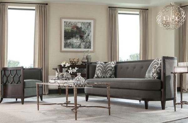 Kết hợp ghế sofa màu ghi xám với rèm cửa màu tươi sáng