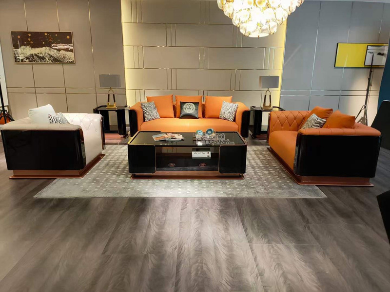 Toàn cảnh bộ sofa Luxury SFGD16-123 màu nâu cam đặt trong phòng khách sang trọng. Gồm một băng dài, một băng đôi, một ghế…