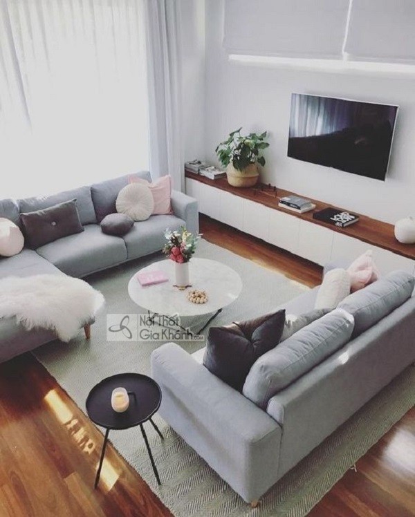 Sofa nhỏ gọn bọc vải đặt trong phòng khách diện tích hẹp