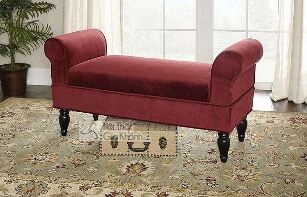 Sofa băng dài không tựa kê cạnh cửa sổ phòng ngủ đón ánh sáng tự nhiên