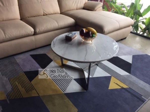 Bàn trà tròn mặt đá ba chân