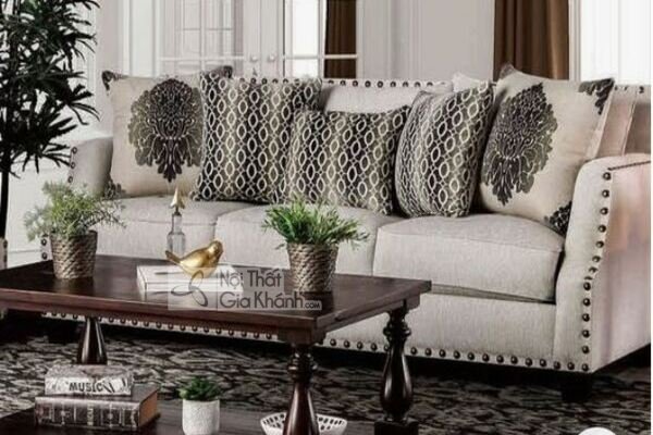 Bàn trà vintage bằng gỗ kèm bộ sofa hoa văn