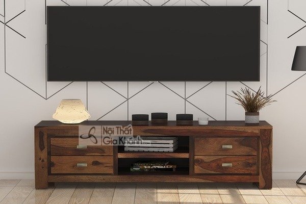 Kệ tivi gỗ hương đặt hài hòa với màu tường sáng trong phòng khách hiện đại