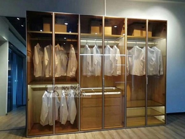 Lau chùi tủ quần áo cánh kính cường lực