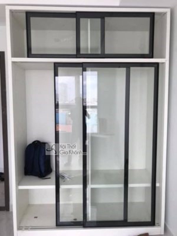 Tủ quần áo cánh kính cửa lùa khung nhôm đen tiết kiệm diện tích