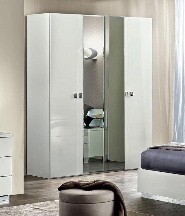 Tủ quần áo 4 cánh tiện ích nhiều ngăn cho gia đình đông đồ