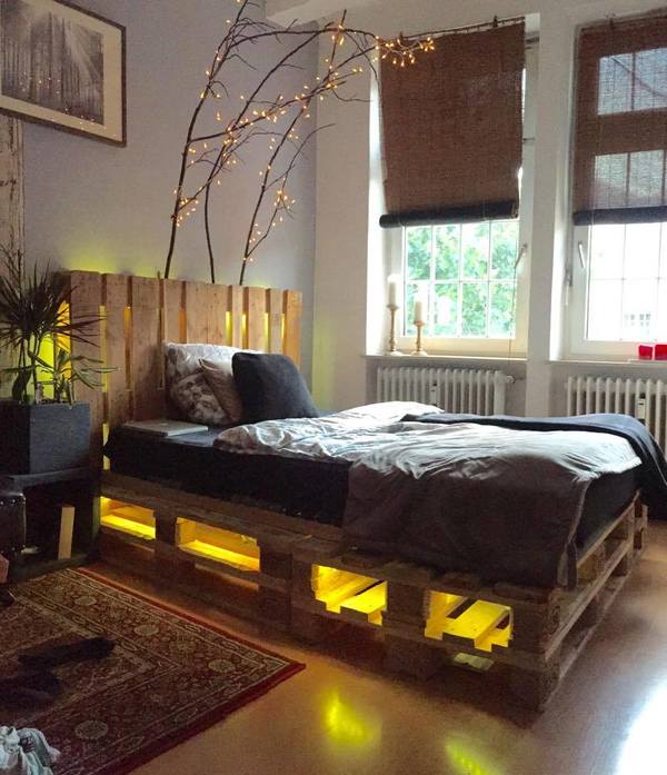 Giường Pallet kết hợp đèn độc đáo