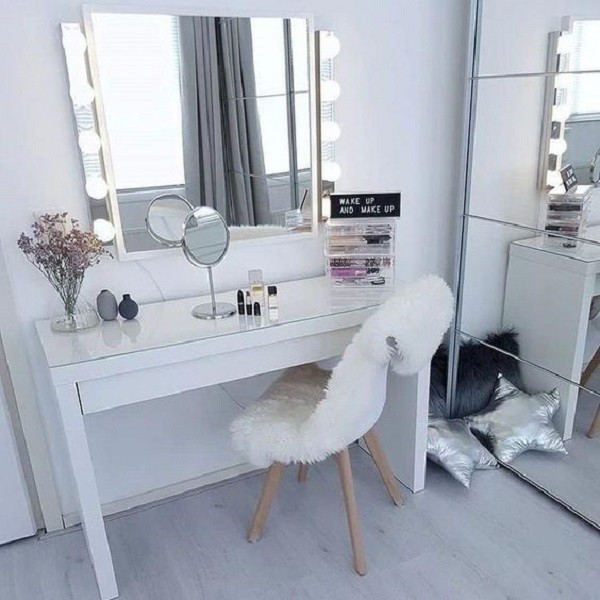 21+ mẫu bàn trang điểm chuyên nghiệp, bàn makeup studio có đèn led đẹp