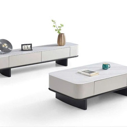 Cặp sản phẩm đồng bộ gồm bàn trà và kệ tivi hiện đại, chụp góc nghiêng trên nền trắng studio. Bàn trà hình chữ nhật bo góc…