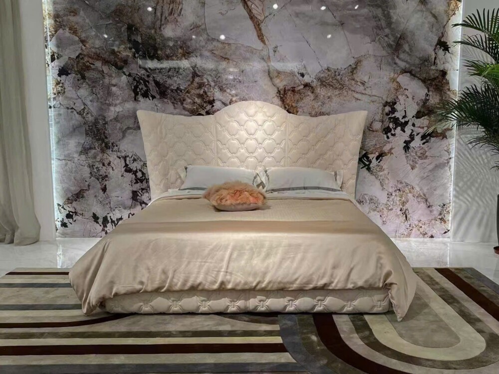 Toàn cảnh Giường Ngủ Bọc Da 1M8 GI5362-18, thể hiện rõ thiết kế King size rộng rãi. Giường có khung gỗ Sồi tự nhiên, được…
