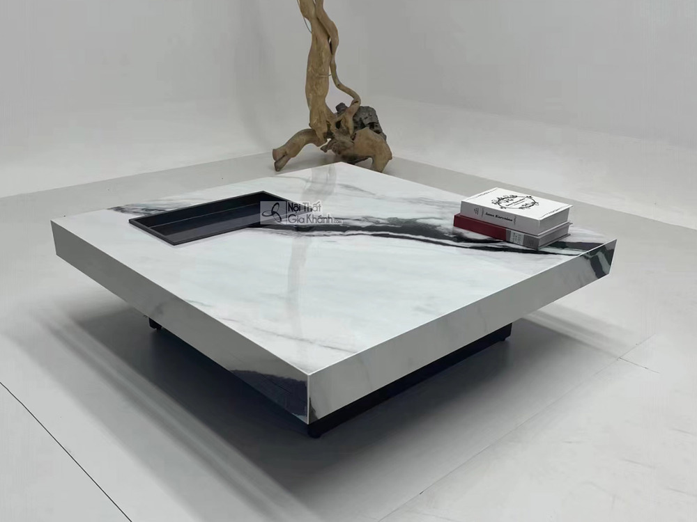 Bàn trà vuông mặt đá nhập khẩu GK08-1M4 được chụp từ góc thấp, tập trung vào mặt bàn và kiểu dáng tổng thể. Mặt bàn bằng đ…