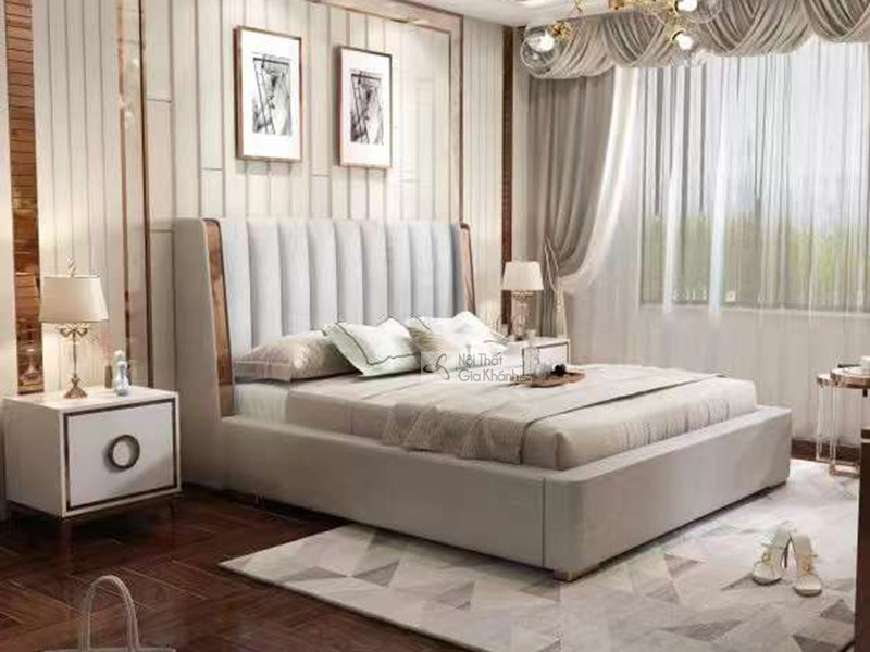 Giường Ngủ Luxury GI811-18 được chụp tổng thể từ góc thấp, thể hiện rõ thiết kế hiện đại và sang trọng. Đầu giường cao, bọ…