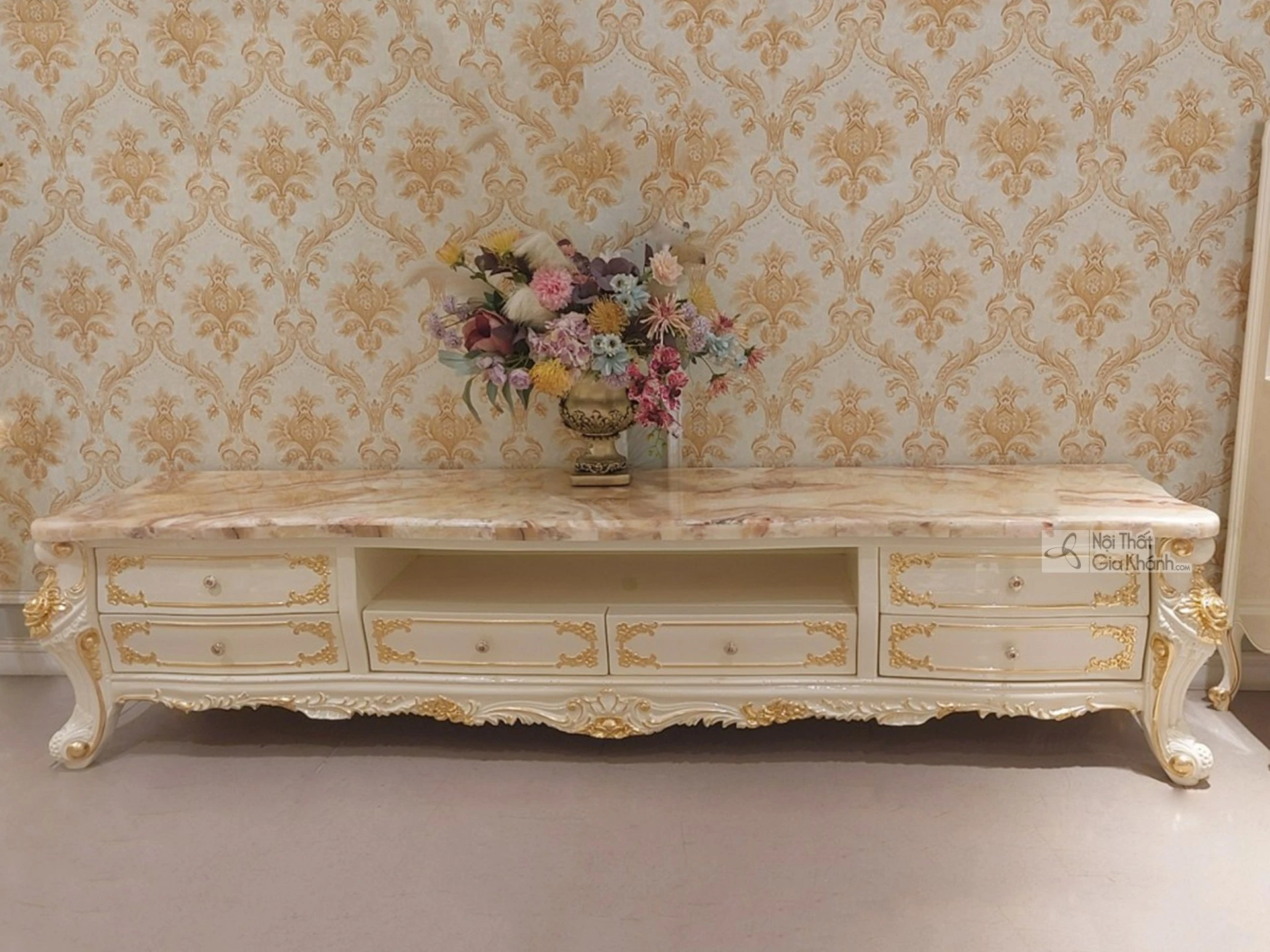 Kệ tivi mặt đá nhập khẩu dát vàng họa tiết tân cổ điển Baroque tại Gia Khánh
