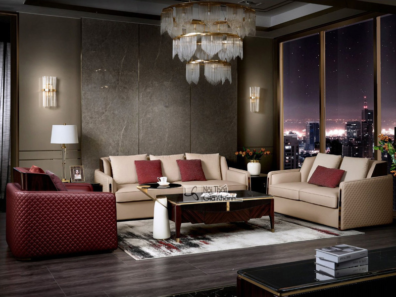 Bộ sofa 123 Luxury SFQ670 được bài trí trong không gian phòng khách sang trọng, với ghế đơn màu nâu đỏ và hai ghế băng màu…