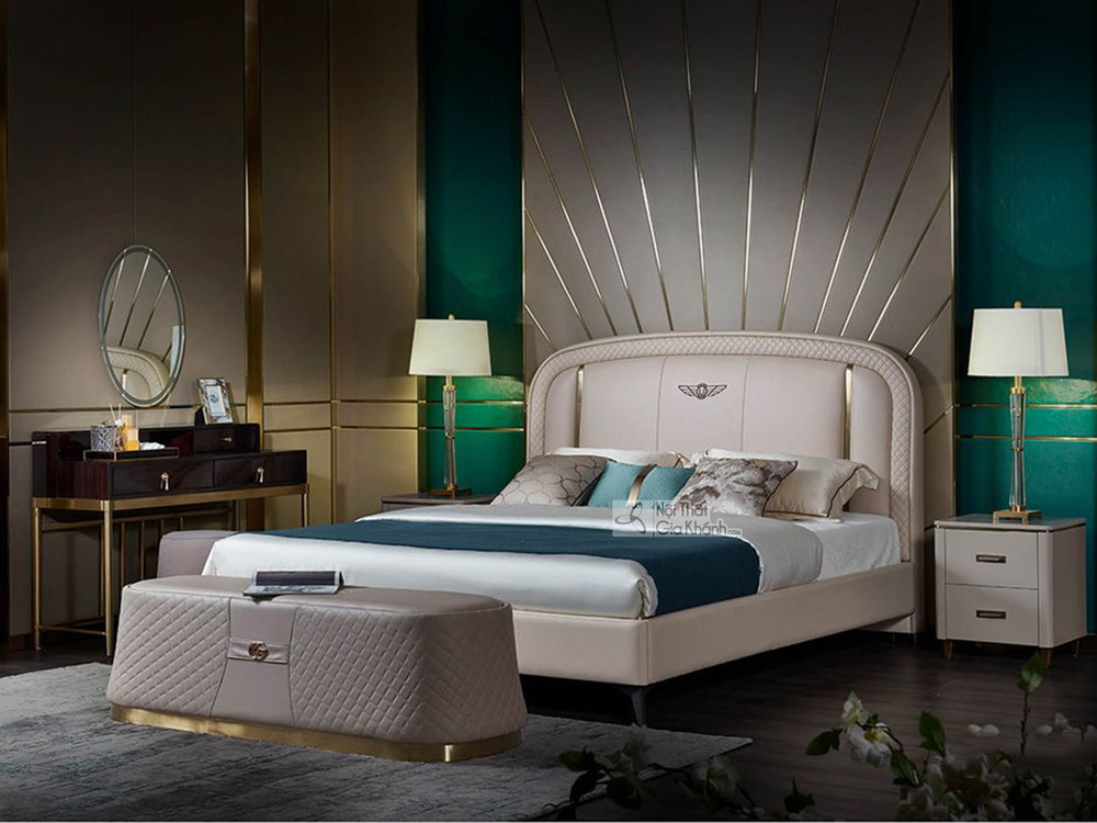 Giường ngủ bọc da Luxury GIQF263-18 được chụp chính diện trong một phòng ngủ sang trọng. Giường có đầu giường bo cong, bọc…