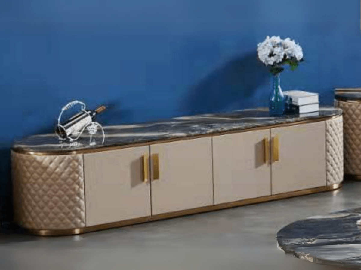 Kệ tivi tỷ lệ cân đối với sofa và bức tường