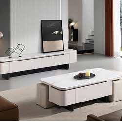 Kệ tivi hiện đại KT2517A-20 và bàn trà đồng bộ được chụp từ góc hơi chếch, đặt trong không gian phòng khách sang trọng. Kệ…