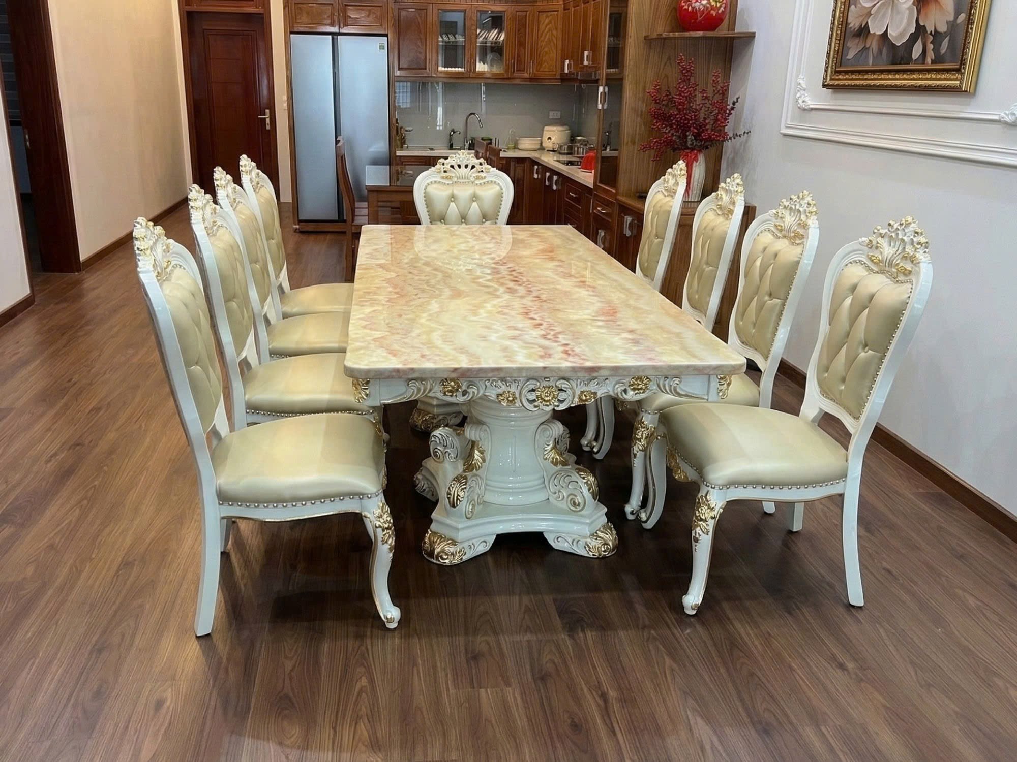 Bộ bàn ăn tân cổ điển 10 ghế mạ vàng họa tiết chạm khắc tay