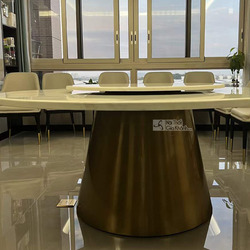 Toàn cảnh bộ bàn ăn TAVOLO LUNA 1m8 tại showroom Nội Thất Gia Khánh, gồm bàn mặt đá trắng vân mây có mâm xoay và 8 ghế ăn…