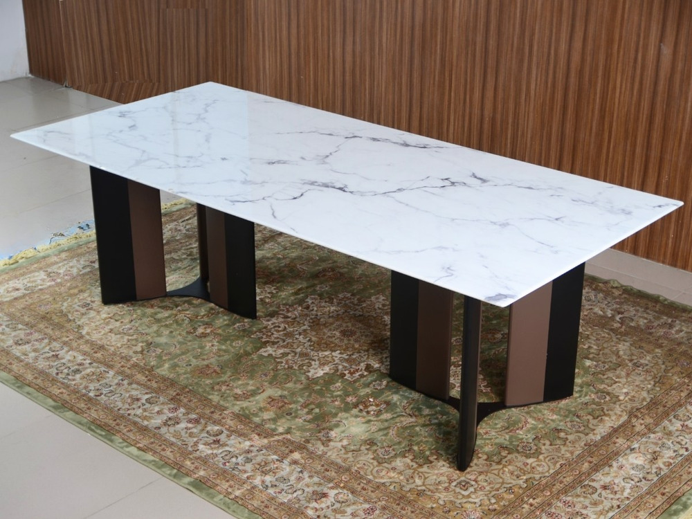 Bàn ăn hiện đại BAQ51-24 với mặt đá nhân tạo cao cấp trắng vân mây xám, hình chữ nhật dài 2m4. Chân bàn thiết kế độc đáo g…