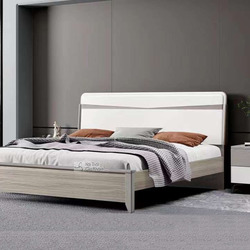Giường ngủ hiện đại GI2305-1 và tủ đầu giường được chụp từ góc chính diện, hơi chếch sang phải, đặt trong phòng ngủ tối gi…