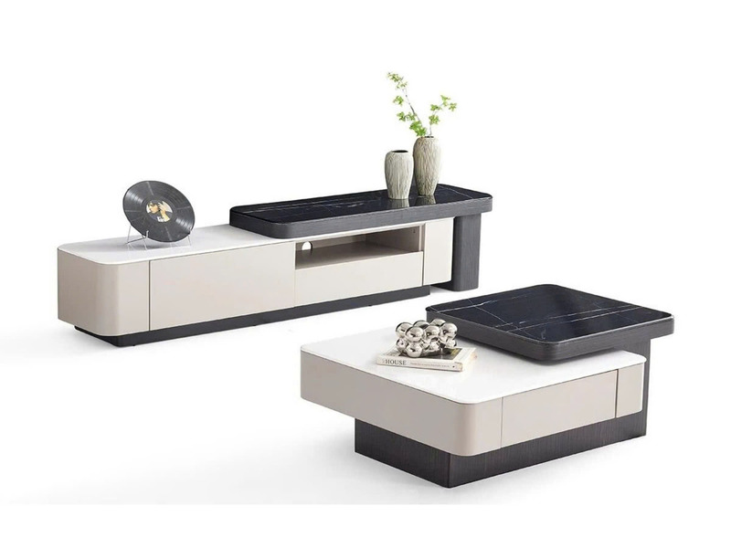 Bộ bàn trà và kệ tivi BTKT6201 được chụp góc nghiêng từ trên xuống trên nền trắng, làm nổi bật thiết kế hiện đại, tối giản…