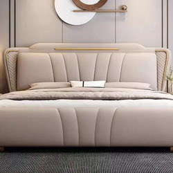 Giường ngủ bọc da cao cấp GIC175-18 chụp chính diện, đặt trên thảm sọc tối màu. Đầu giường có thiết kế sang trọng với các…