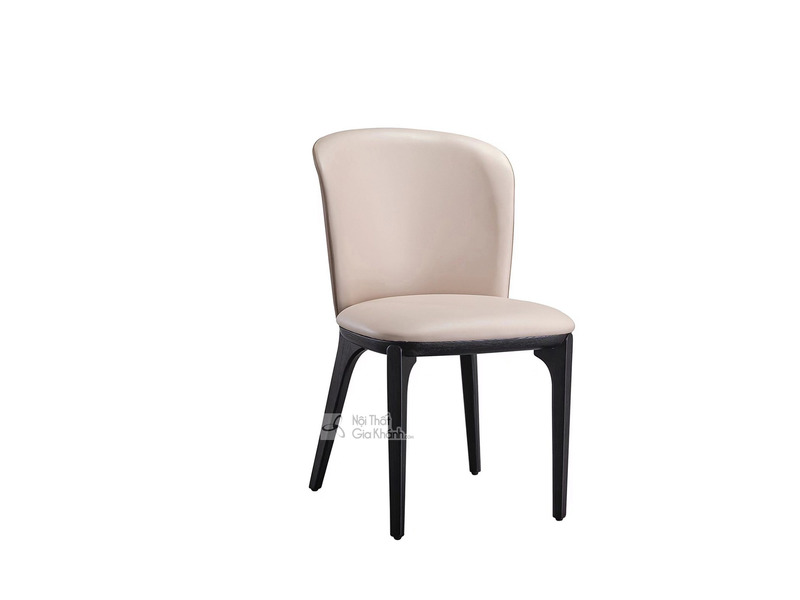 Ghế ăn hiện đại GHY923 chụp chính diện trên nền trắng, nổi bật với thiết kế thanh lịch. Lưng tựa và đệm ngồi bọc da sinh t…