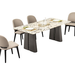 Toàn cảnh bộ bàn ăn mặt đá chữ nhật và 6 ghế ăn bọc da/nỉ màu be, chụp từ góc ngang thấp trên nền trắng. Bàn có mặt đá vân…