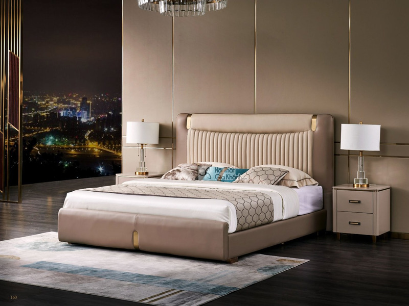 Giường ngủ WINGA Luxury GIQF285-18 đặt trong phòng ngủ sang trọng, góc chụp rộng, thể hiện tổng thể thiết kế hiện đại với…