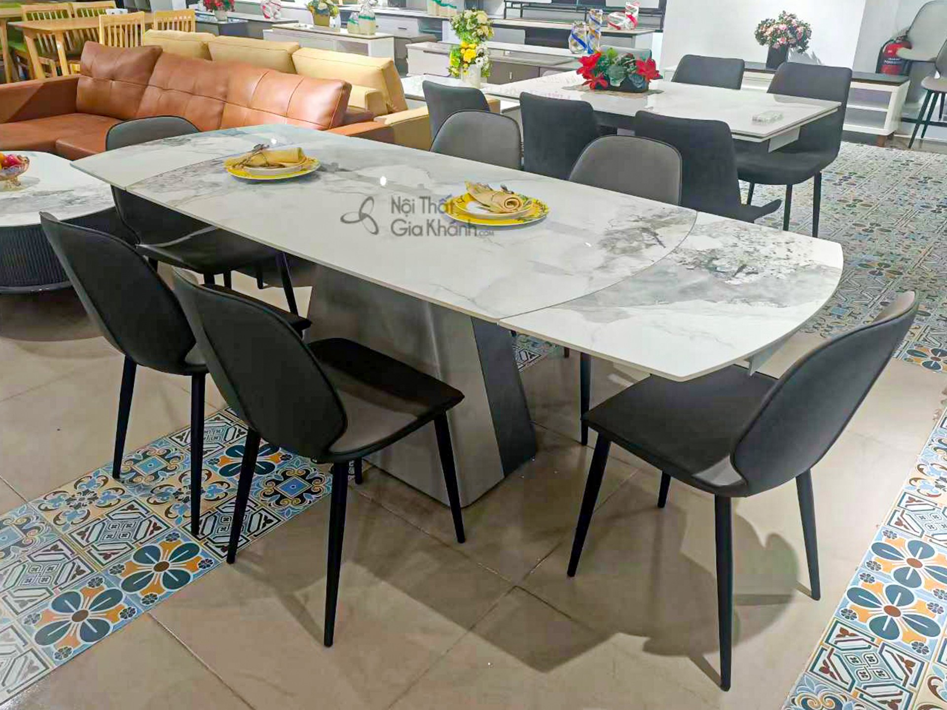 Bàn ăn 8 ghế gỗ sồi kích thước lớn cho phòng ăn gia đình đông người
