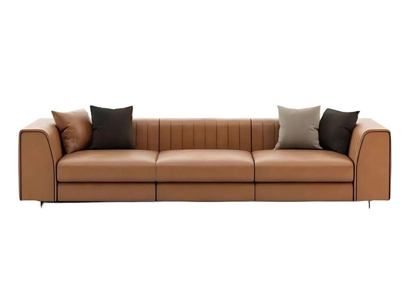 Sofa băng SFW39-28 hiện đại, chụp chính diện trên nền trắng. Ghế bọc da bò thật màu nâu da bò, ba đệm ngồi liền mạch. Lưng…