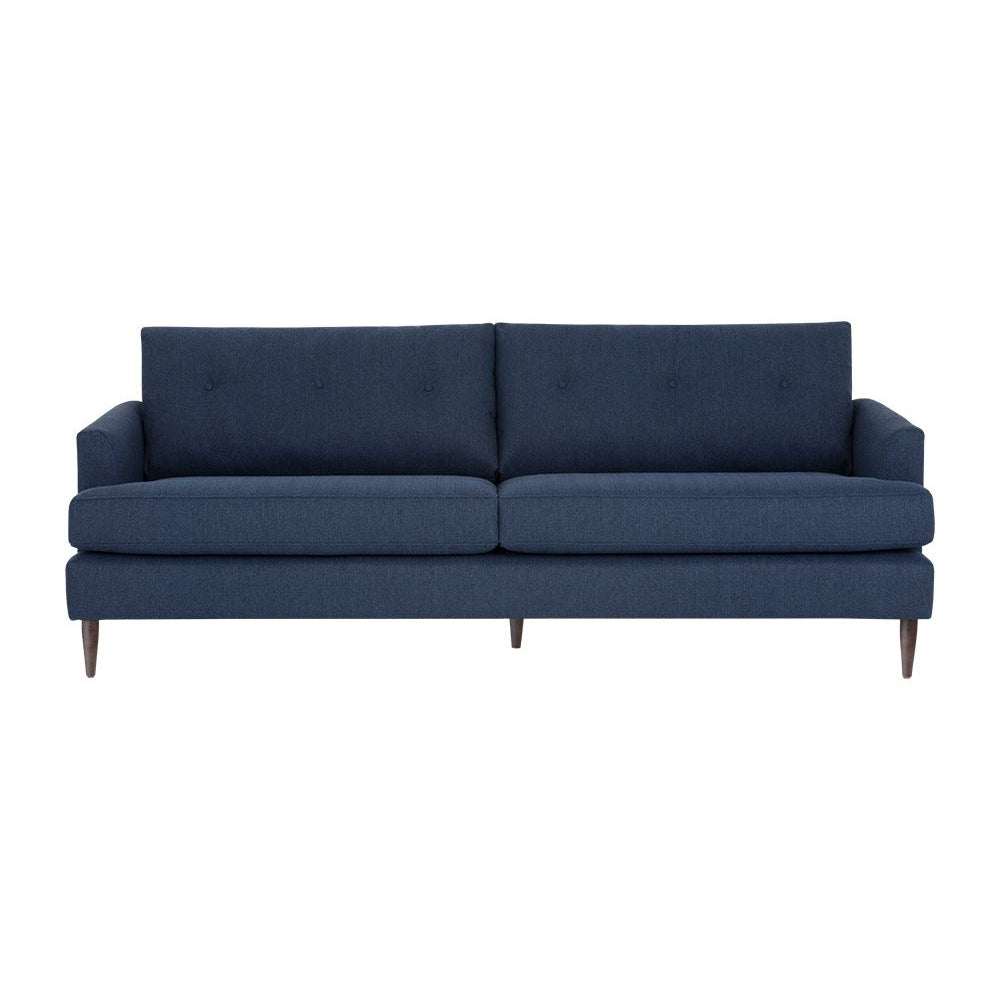 Hình ảnh chính diện của sofa băng bọc vải màu xanh đậm trên nền trắng. Sofa có hai đệm ngồi và hai đệm tựa lưng rời với cá…