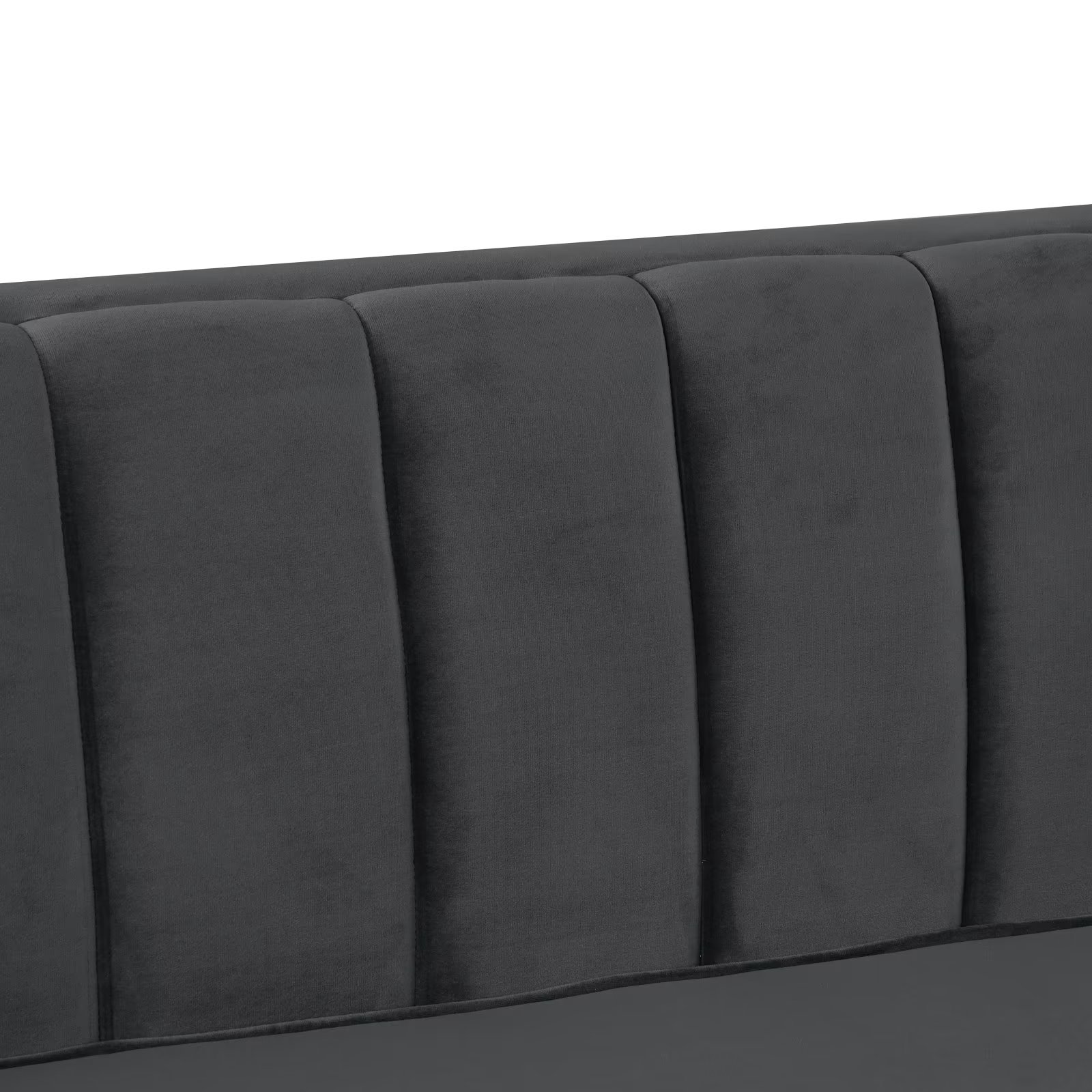 Cận cảnh phần lưng của sofa SF-552 màu xám đậm, với các đường may sọc dọc đều đặn tạo nên vẻ đẹp tinh tế và độ phồng êm ái…