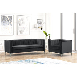 Bộ sofa gồm một sofa băng và một ghế đơn SF-552 màu xám đậm, đặt trong không gian phòng khách hiện đại. Tường trắng trang…