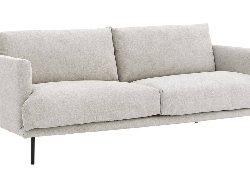Sofa băng Michelle SF-452 bọc vải màu be nhạt, chụp góc nghiêng từ phía trước bên trái. Sofa có kiểu dáng hiện đại, tối gi…