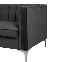Cận cảnh tay vịn và một phần thân sofa băng SF-552 màu xám đậm, chụp từ góc nghiêng bên cạnh. Tay vịn vuông vắn, chắc chắn…