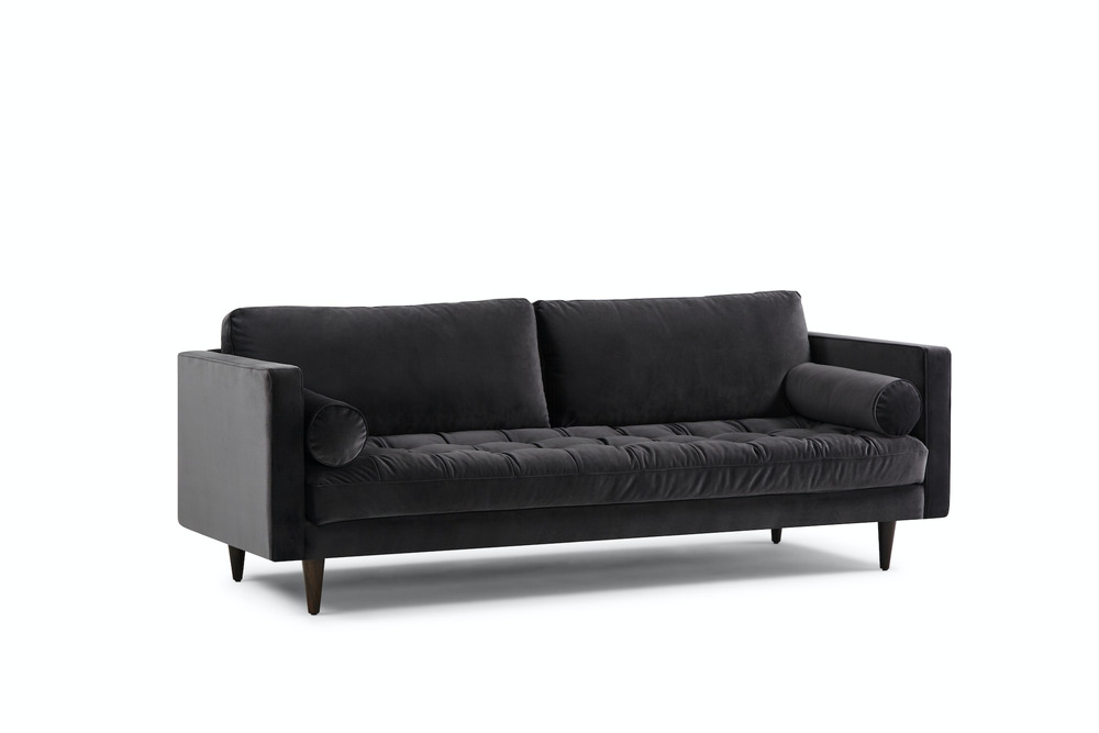 Sofa băng 3 chỗ bọc vải màu xám than, chụp trên nền trắng studio. Góc chụp ngang, làm nổi bật kiểu dáng thanh lịch, tay vị…