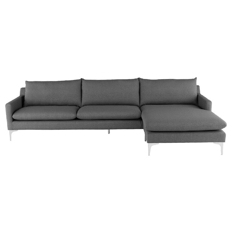 Sofa góc SF-387 màu xám đậm, chụp chính diện từ xa, tổng thể bộ sofa với ba đệm ngồi chính và phần góc mở rộng. Thiết kế t…